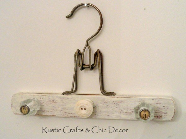 shabby jewelry holder1_edited-1