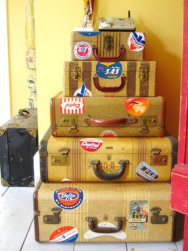 Decorating With Vintage Suitcases Rustic Crafts And Chic Decor