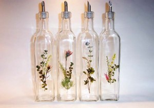 pressed-flowers-on-oil-bottles-300x210 nature-craft