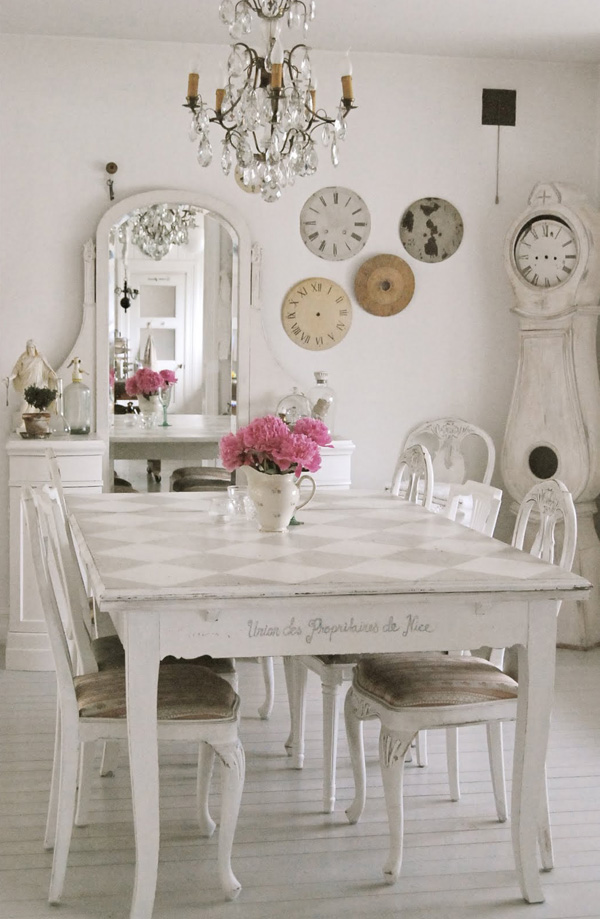 Friday Favorites - Five Shabby Chic Looks | Rustic Crafts & Chic Decor