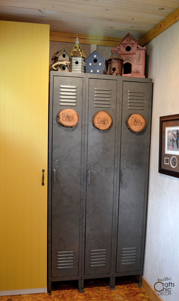 locker makeover with galvanized paint 