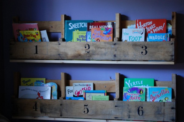 pallet-bookshelf