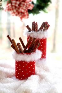 Pringles Can Crafts For The Holidays - Rustic Crafts & DIY