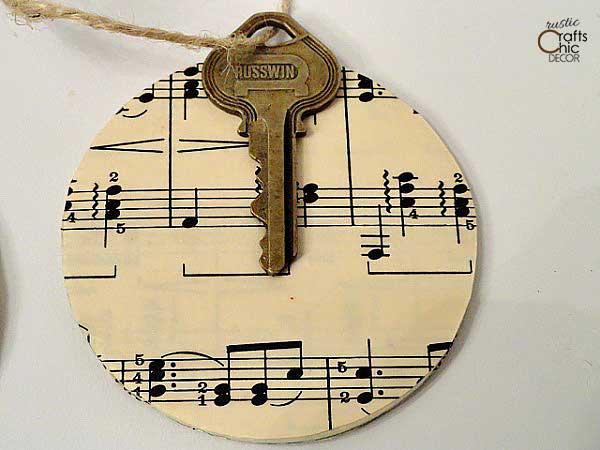 diy vintage key christmas ornament