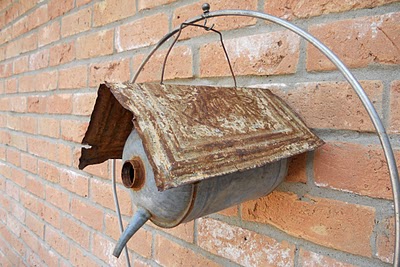 unusual crafts - watering can birdhouse