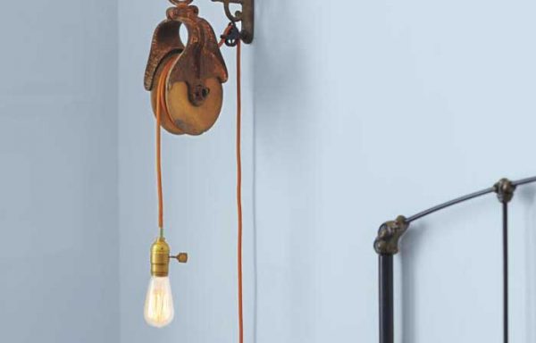 industrial decorating ideas - pulley light