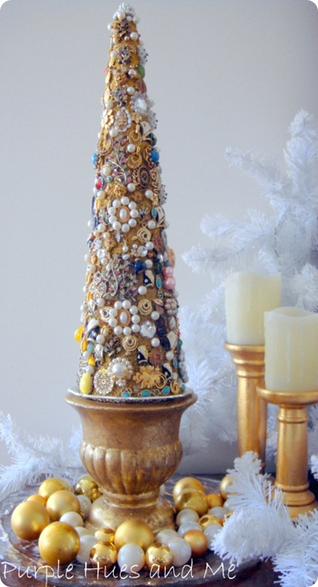 what to make with old jewelry - jeweled Christmas tree