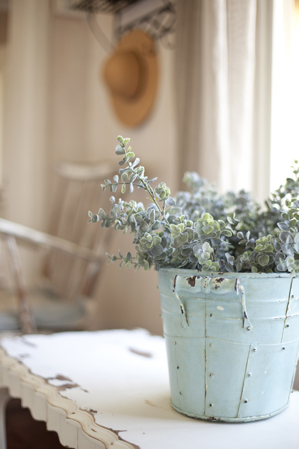 shabby chic spring decor