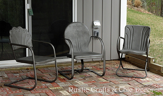 how to paint metal chairs