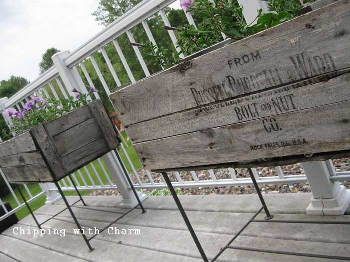 rustic outdoor decor ideas - make planters from old shipping crates