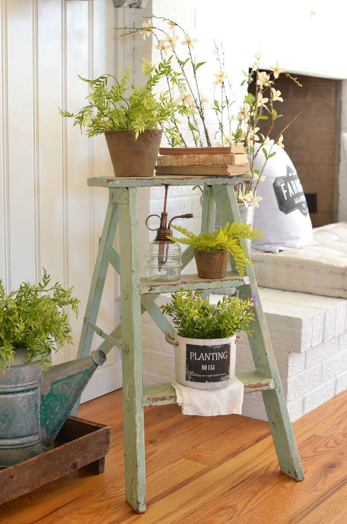 decorating with ladders - plant stand