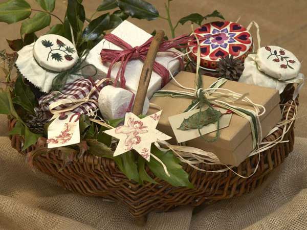 basket gift homemade gifts holiday baskets diy easy wrapping rustic sweets crafts sweet flowers recycled decorating materials decor hamper fruit