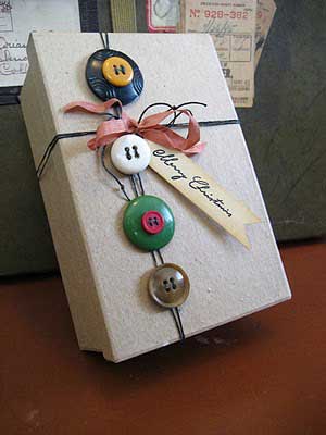 box and button gift wrap