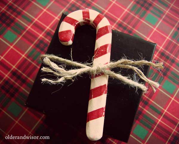 Candy cane gift wrap topper