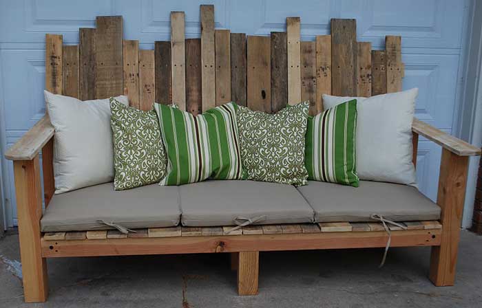 pallet decor - diy outdoor sofa