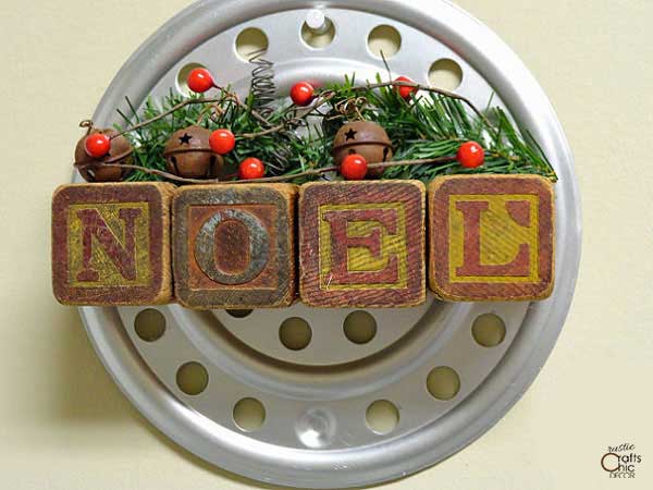 wooden block noel sign