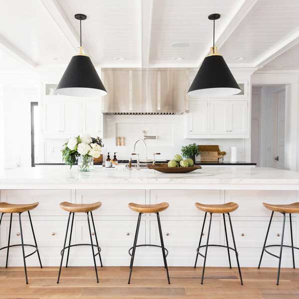 white farmhouse kitchen