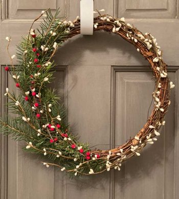 how to decorate a grapevine wreath feature