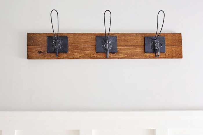 diy farmhouse style towel rack