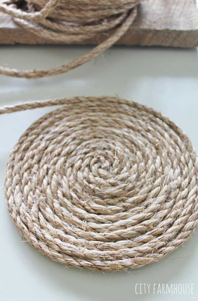 round jute placemat project