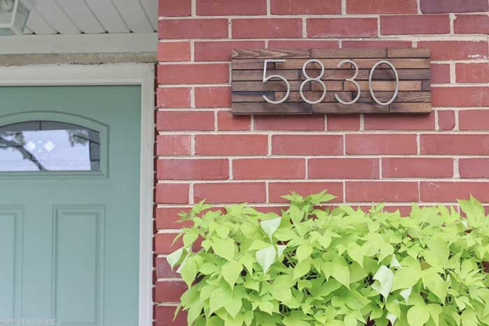 diy rustic farmhouse address plate decor