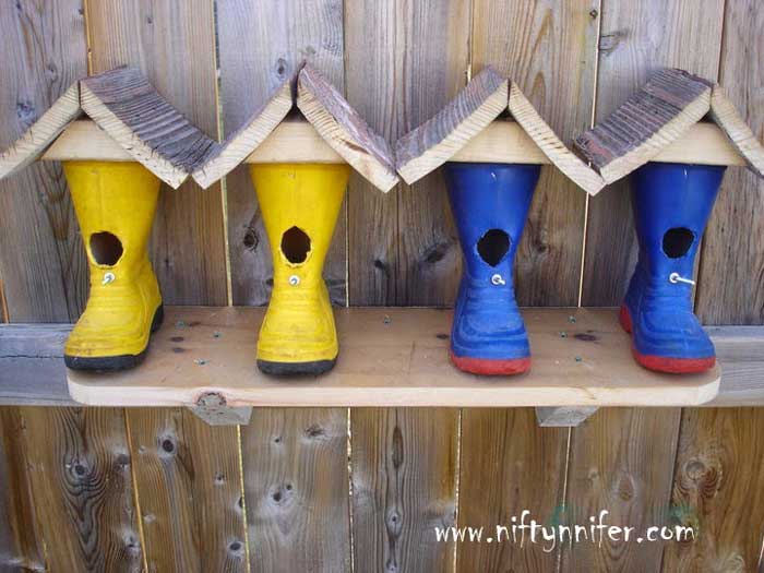 repurposed rubber boot diy birdhouse