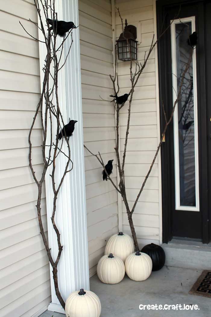 black and white creative halloween decor ideas