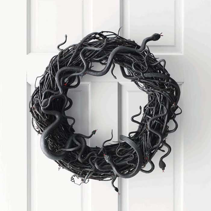 halloween wreath ideas - snake wreath