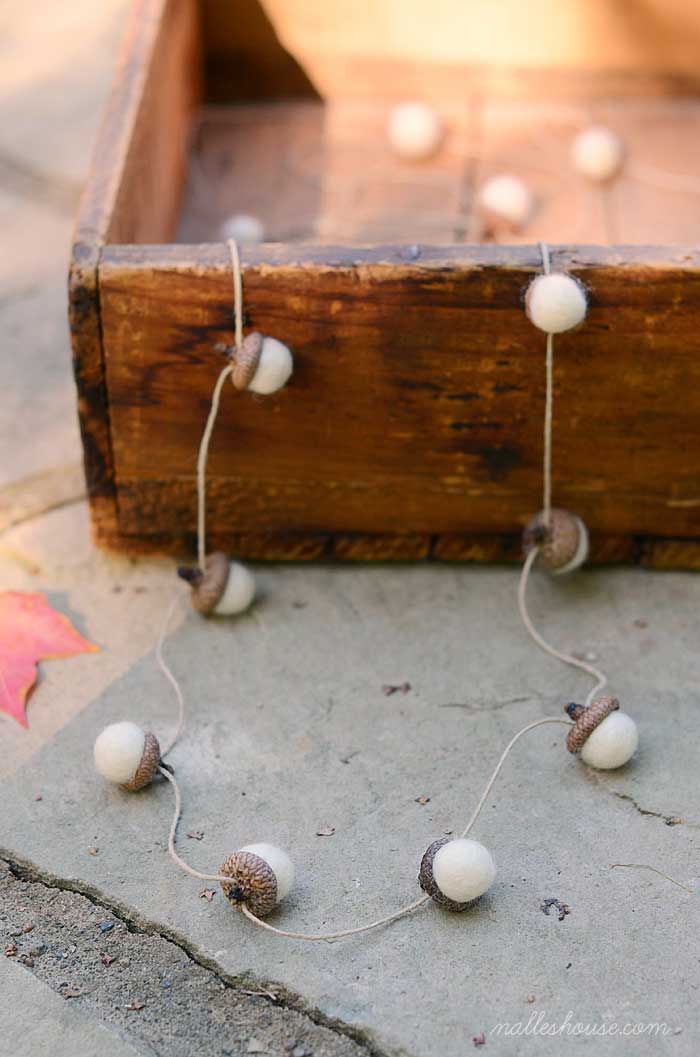 diy fall garlands - felted acorn garland