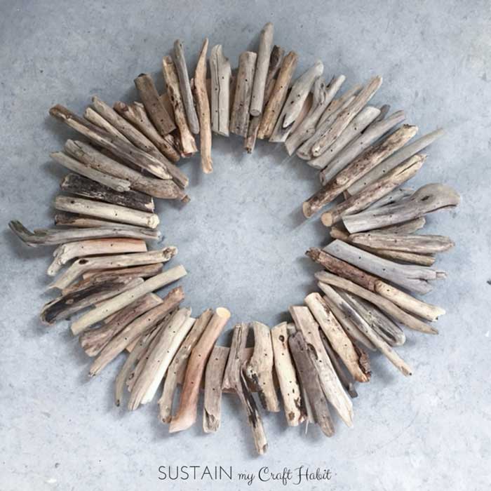 diy driftwood wreath