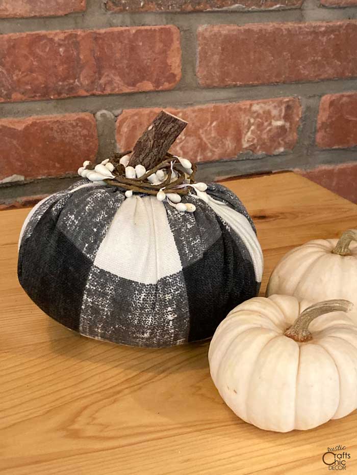 diy fabric pumpkin decor