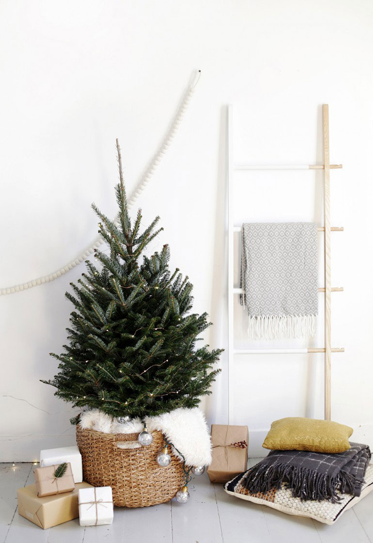 Small Christmas Trees With Big Impact - Rustic Crafts & DIY