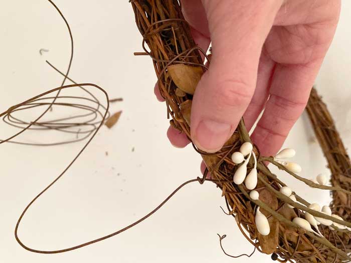 pip berries be attached to grapevine wreath