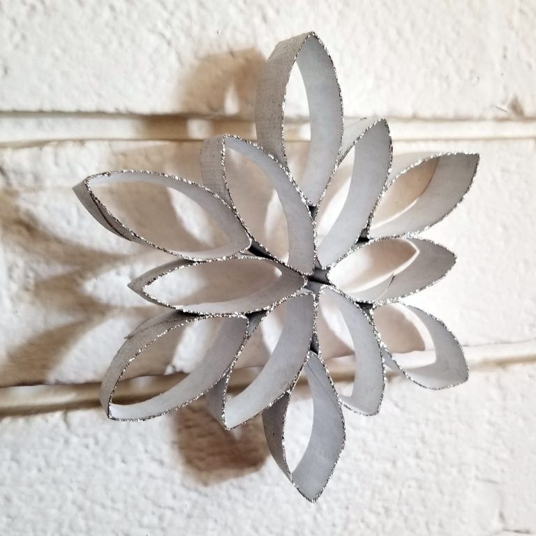 toilet paper roll snowflake