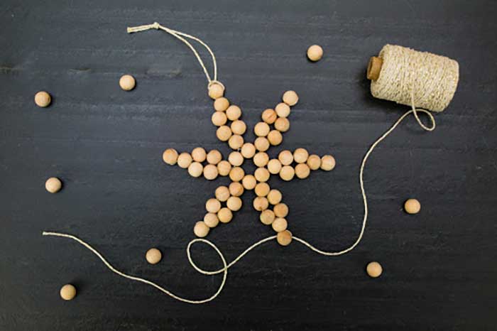 13 DIY Snowflake Ornament Crafts To Decorate Your Home With This Winter -  Rustic Crafts & DIY