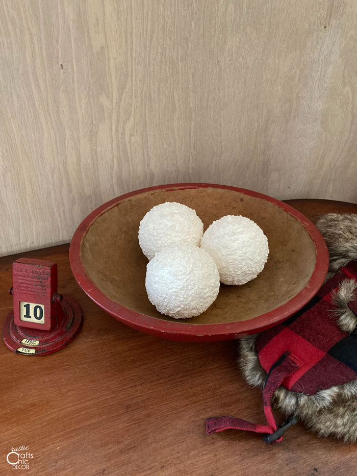 diy faux decorative snowballs