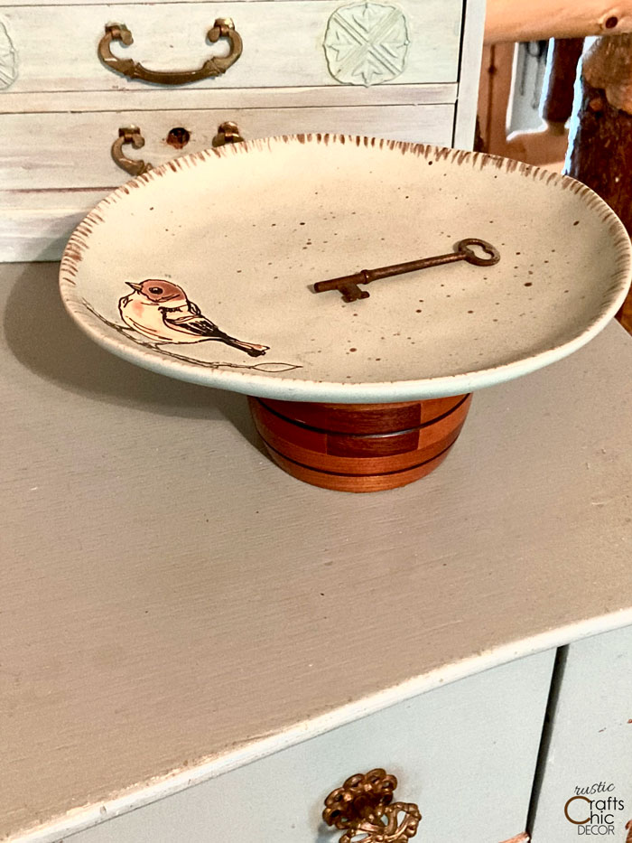 bird plate pedestal