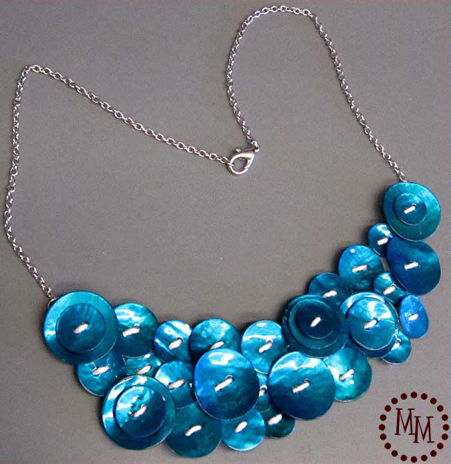 button bib necklace