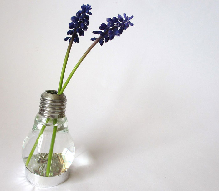 diy light bulb vase