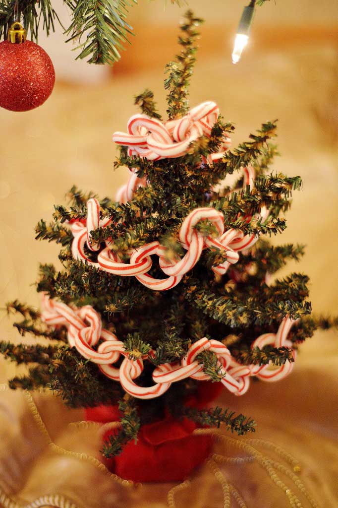 peppermint chain garland