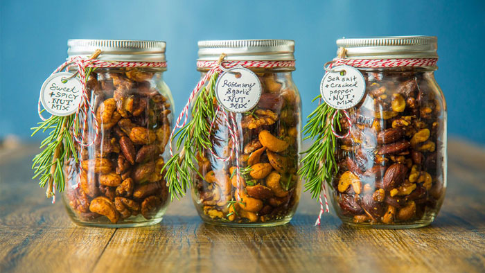 sweet and spicy nut mix